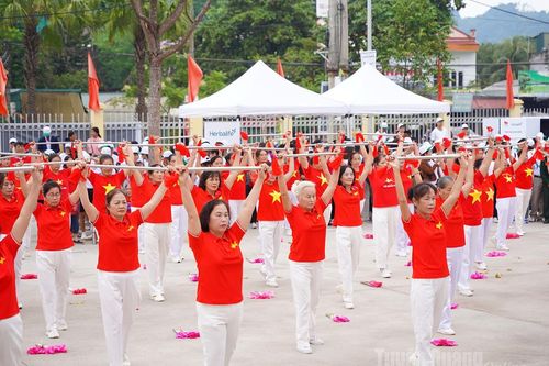 Chương trình Toàn dân tập luyện Thể dục thể thao và hưởng ứng Tháng hành động vì người cao tuổi