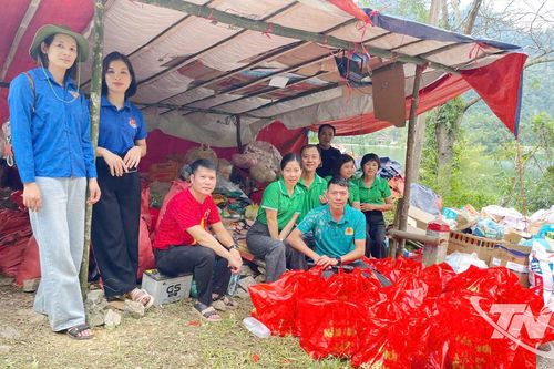 Cán bộ Mặt trận vì dân