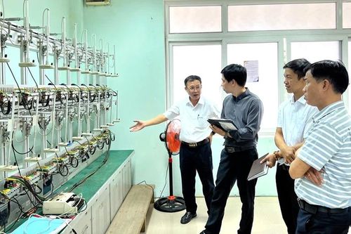 Năng lượng điện cho Huế