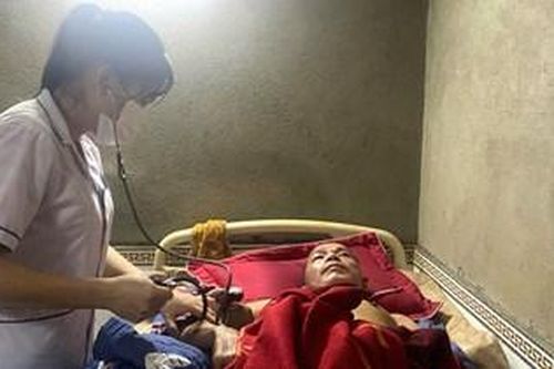 Đưa người dân trở về nhà an toàn sau mưa lũ