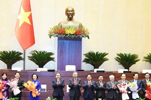 Quốc hội bầu Tổng Thư ký Quốc hội, Chủ nhiệm 2 Ủy ban và phê chuẩn 2 Phó Thủ tướng, 3 Bộ trưởng