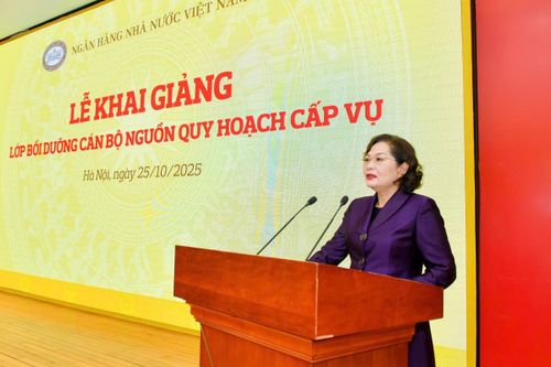 Công tác cán bộ là then chốt, quyết định thành công của ngành Ngân hàng