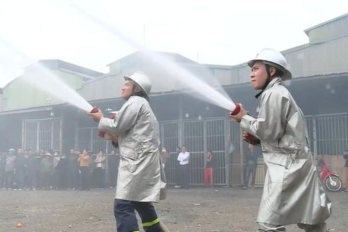 Xử lý đám cháy tại chợ trong tình huống giả định