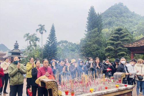 Nghi thức dâng hương lễ Phật, lễ Mẫu