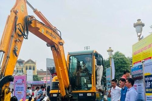 Tái cấu trúc hệ thống trường nghề: Hướng tới đào tạo nguồn nhân lực chất lượng cao
