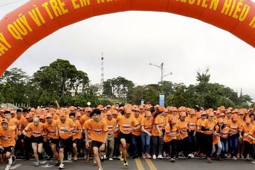Giải Marathon thiện nguyện gây quỹ học bổng cho trẻ em nghèo vùng cao nguyên