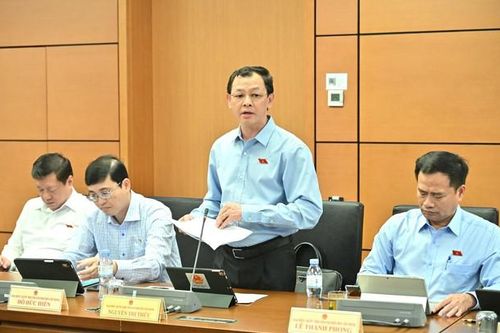 Băn khoăn chuyện 'một ông cấp phép, ông khác sử dụng' trong đào tạo y khoa sau đại học