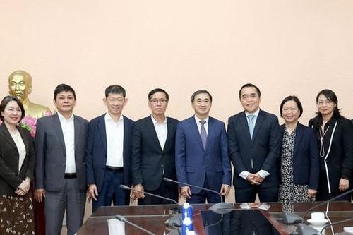 Thứ trưởng Bộ Y tế Trần Văn Thuấn tiếp, làm việc với Tập đoàn Abbott Hoa Kỳ