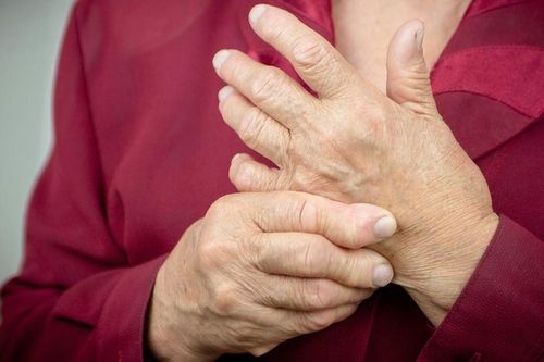 Cải thiện tình trạng đau khớp khi trời lạnh