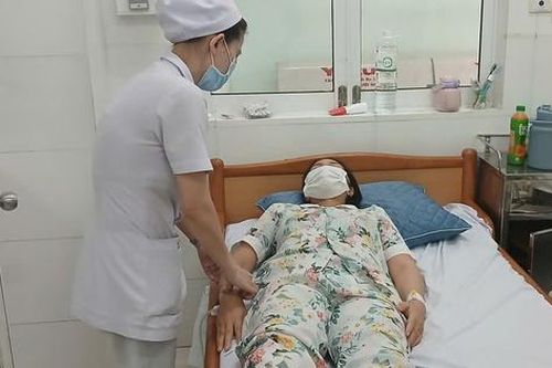 Nhiều người ở Khánh Hòa phải đi khám và điều trị bệnh sán chó
