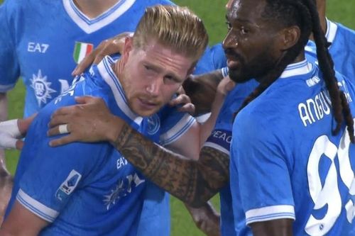 De Bruyne bật khóc