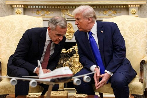 Ông Trump dọa áp thêm 10% thuế với Canada vì một đoạn quảng cáo