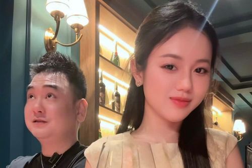 Xemesis và hot girl Bò Chảnh 'nối lại tình xưa'?