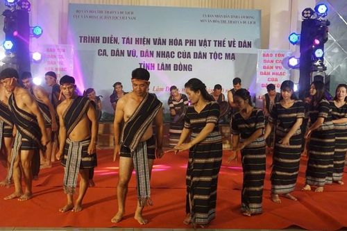 Bế mạc lớp truyền dạy văn hóa phi vật thể dân tộc Mạ ở Lâm Đồng