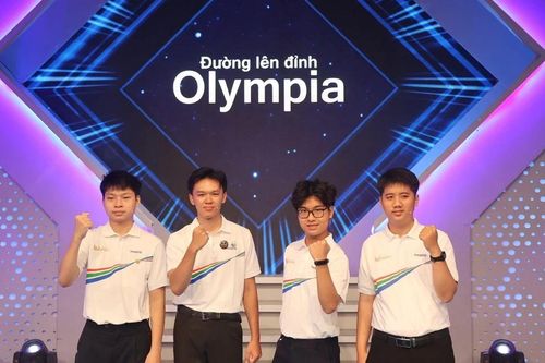 Các 'nhà leo núi' đang tranh tài tại Chung kết Đường lên đỉnh Olympia năm 2025