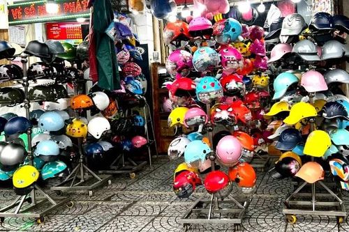 Mũ bảo hiểm giả - hậu quả thật