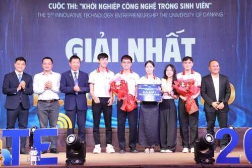 Sinh viên trường Đại học Công nghệ thông tin và Truyền thông Việt - Hàn Đà Nẵng đoạt Quán quân InTE UD-2025