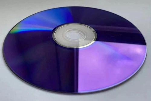 Ổ đĩa DVD bất ngờ cháy hàng tại Nhật sau khi Windows 10 'về hưu'