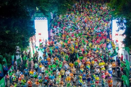 Huỳnh Anh Khôi và Hồng Lệ vô địch Giải Marathon quốc tế Hà Nội 2025
