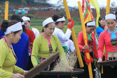 Rộn ràng không khí lễ hội ruộng bậc thang Miền Đồi - Phú Thọ