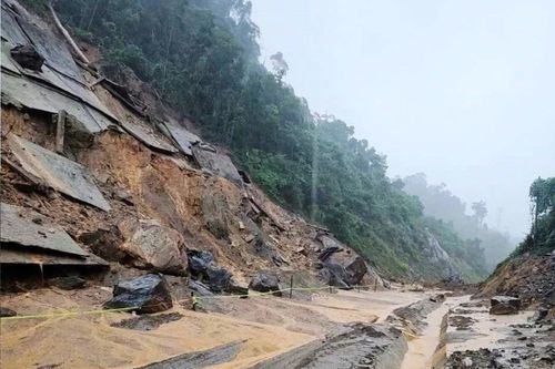 Mưa lớn, hơn 60 khu vực ở Đà Nẵng đối mặt nguy cơ lũ quét, sạt lở