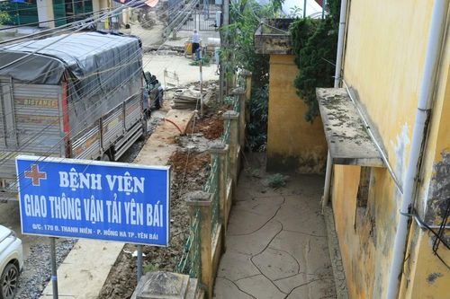 Diễn biến mới nhất vụ bệnh viện công tại Lào Cai hơn 4 năm không trả lương