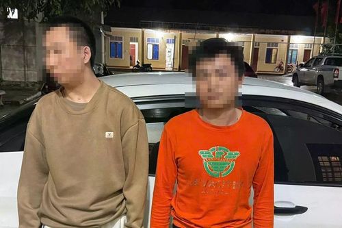 Bí ẩn 2 người nước ngoài không giấy tờ được người lạ thuê tài xế chở ra Hà Nội với giá 7 triệu đồng