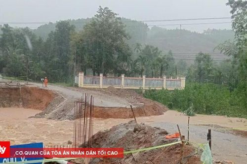 Mưa lớn kéo dài, cảnh báo lũ trên các sông ở Đà Nẵng