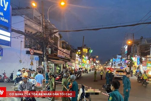 Bị hất lên cao rồi tử vong sau cú tông mạnh