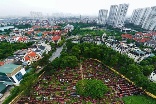 Lý do phải photo sổ đỏ làm sạch dữ liệu; giật mình giá căn hộ sát nghĩa trang