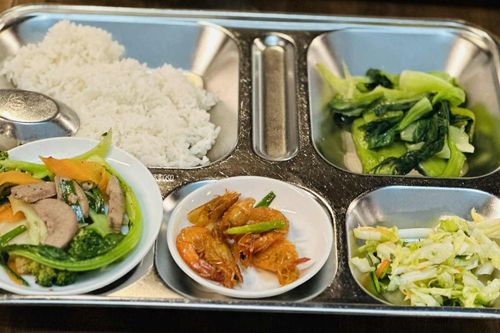 Vì sao không nên hâm cơm nhiều lần?