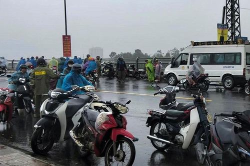 Người phụ nữ bị gió thổi xuống vực tử vong
