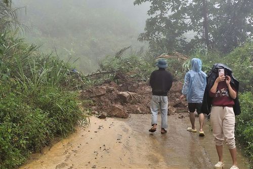Mưa lớn ở Đà Nẵng: Hàng trăm người phải sơ tán khẩn cấp, nhiều khu dân cư bị cô lập