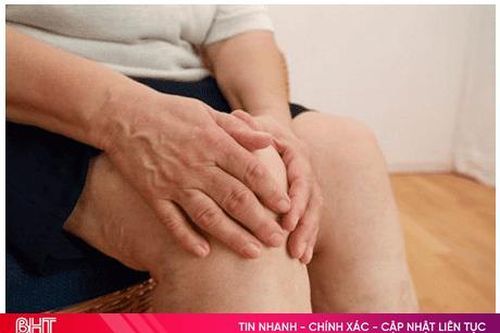 Cách nào giảm đau khớp khi trời lạnh?