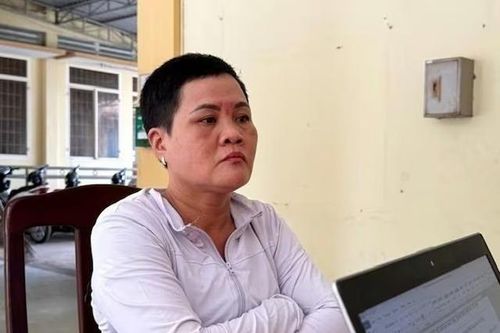Bắt nữ quái vờ mua vé số rồi cướp điện thoại của người tàn tật