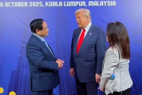 Thủ tướng chuyển lời mời Tổng thống Donald Trump sớm thăm Việt Nam