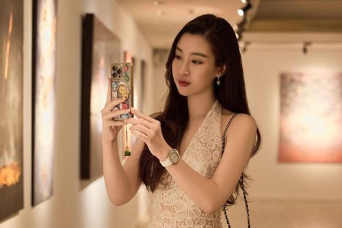 Sốc với chiếc đồng hồ tiền tỷ của Đỗ Mỹ Linh