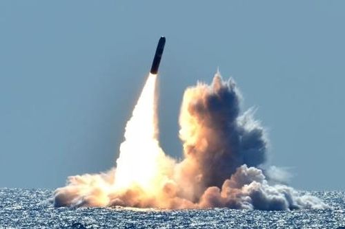 Trident II D5: 'Cá mập thép' mang đầu đạn bay xa hơn 12.000 km