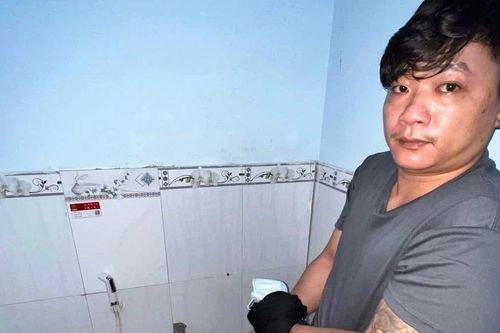 Gia Lai: Cặp nam nữ giấu ma túy trong két nước bồn cầu nhà nghỉ