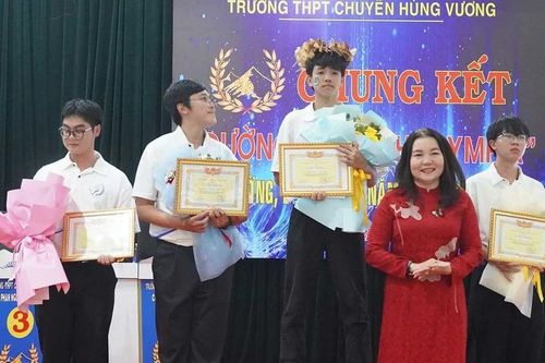 Trường THPT chuyên Hùng Vương Gia Lai tổ chức vòng chung kết 'Đường lên đỉnh Olympia'
