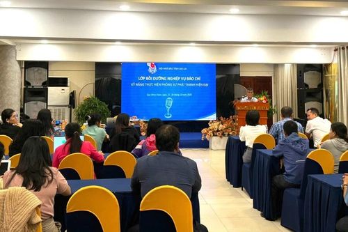 Bồi dưỡng kỹ năng thực hiện phóng sự phát thanh hiện đại cho phóng viên, biên tập viên