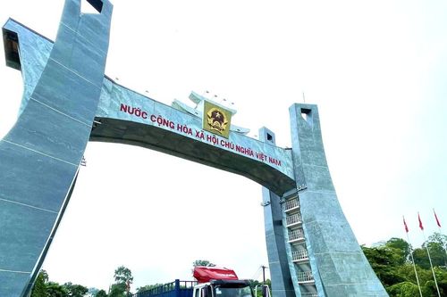 Thúc đẩy thương mại biên giới phát triển