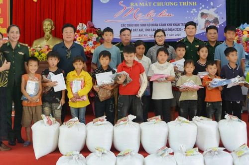 'Mẹ đỡ đầu' – Tiếp sức xây dựng tương lai