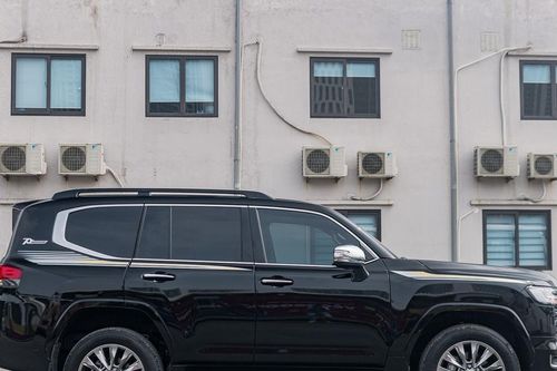 Toyota Land Cruiser PHEV: Bước tiến điện hóa đáng chờ