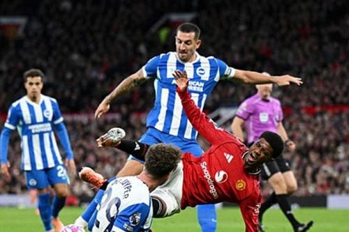Man Utd tiếc nuối: VAR từ chối phạt đền cho Amad Diallo