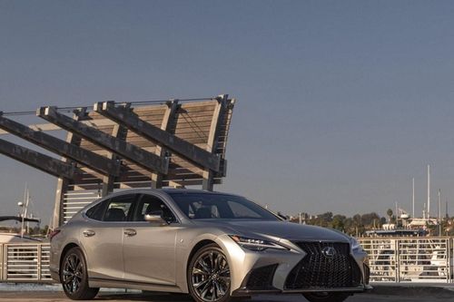 Đánh giá Lexus LS Heritage Edition 2026: Tri ân biểu tượng