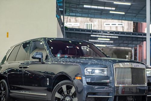 Dreame SUV nguyên mẫu: Lấy cảm hứng Cullinan, bỏ cột B