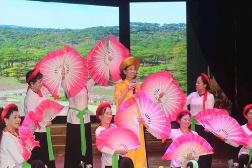 Nghệ nhân Thảo Nguyên và niềm đam mê hát chèo