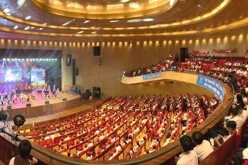 Hàng ngàn người dõi theo, cổ vũ cho Lê Quang Duy Khoa