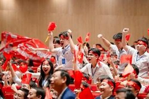 Truyền lửa tri thức từ điểm cầu Huế